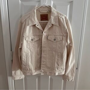 NWOT Levi’s Natural Denim Trucker Jacket